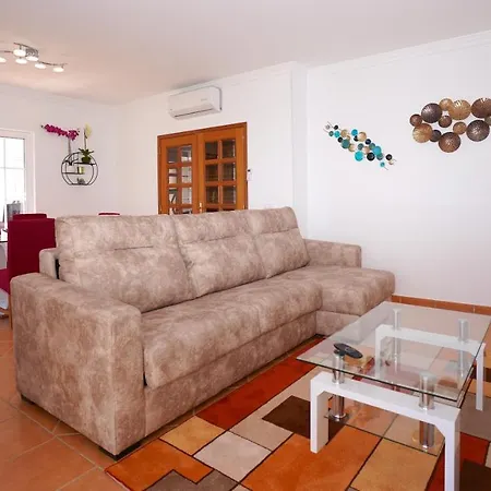 Casa Coral - 500 Meters From The Beach בית נופש אלבופיירה