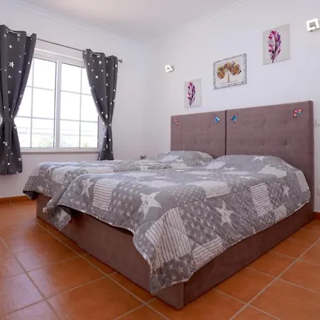 בית נופש Casa Coral - 500 Meters From The Beach אלבופיירה